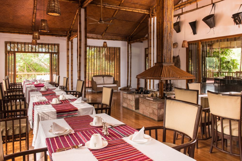 Restaurant, Diphlu River Lodge, Kaziranga, Indien Reise