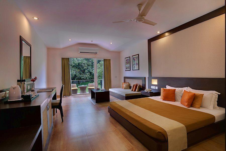 Privatreise Indien, Luxus-Schlafzimmer, Sinclairs Retreat Dooars, Chalsa, Indien