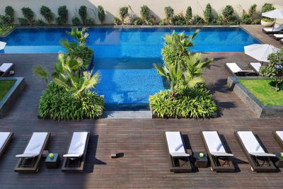 Poolanlage, JW Marriott Hotel New Delhi Aerocity, Indien Kulturreise, Luxushotel