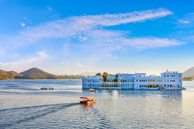 Ausflug auf den Pichola-See, Udaipur, Indien Rundreise