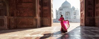 Tanzende Frau, Taj Mahal, Agra, Uttar Pradesh, Indien Reise