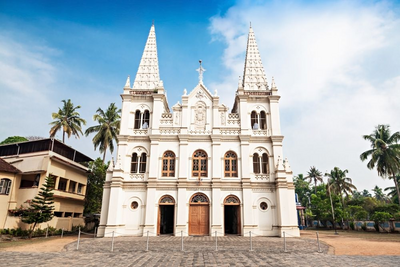 Santa Cruz Basilika in Fort Kochi, Indien Yoga Reise