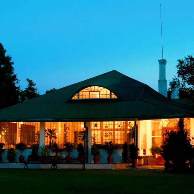 Außenansicht, Wild Mahaseer Tea Planters Bungalow, Balipara, Indien Rundreise