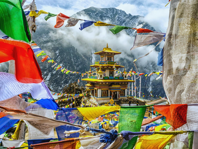 Headerbild Magie zwischen Klöstern und Dschungel, Ostindien Reise, Magie