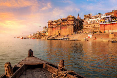 Ganges in Varanasi, Indien Flusskreuzfahrt