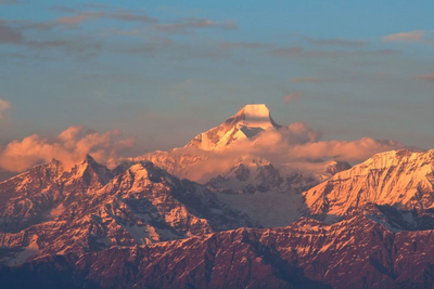 Sonnenaufgang in Kumaon, Indien Himalaya Reise