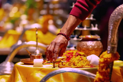Aarti Zeremonie in Varanasi, Indien und Nepal Rundreise, Hinduismus 