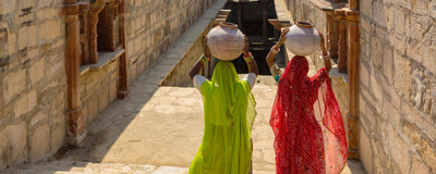 Wasserträgerinnen, Indien Rundreise
