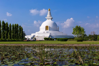 Weltfrieden Pagode, Lumbini, Nepal Rundreise
