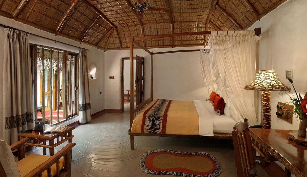 Schlafzimmer der Pool Hütte, Evolve Back Kuruba Safari Lodge, Kabini, Indien Reisen