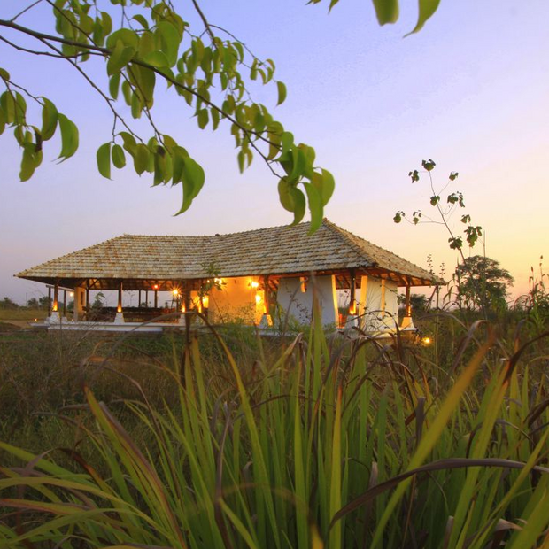 Outdoor Dining Bereich, Svasara Jungle Lodge, Tadoba, Indien Reise